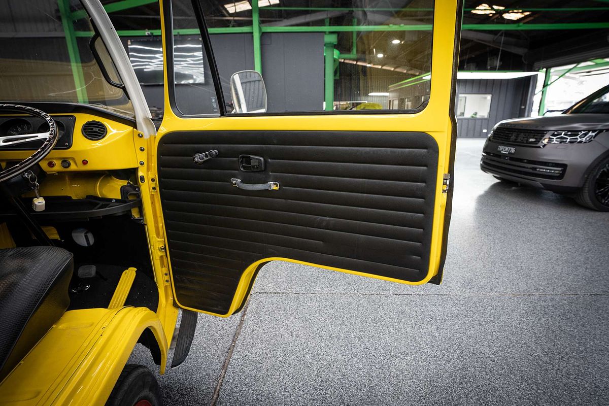 1971 Volkswagen Kombi Transporter Microbus Type 2