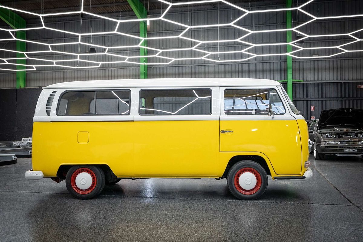 1971 Volkswagen Kombi Transporter Microbus Type 2