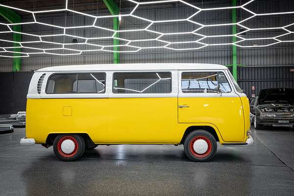 1971 Volkswagen Kombi Transporter Microbus Type 2