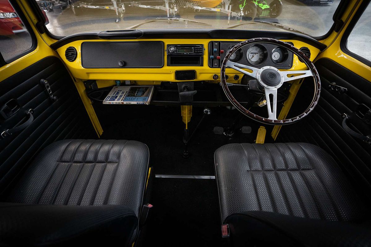 1971 Volkswagen Kombi Transporter Microbus Type 2