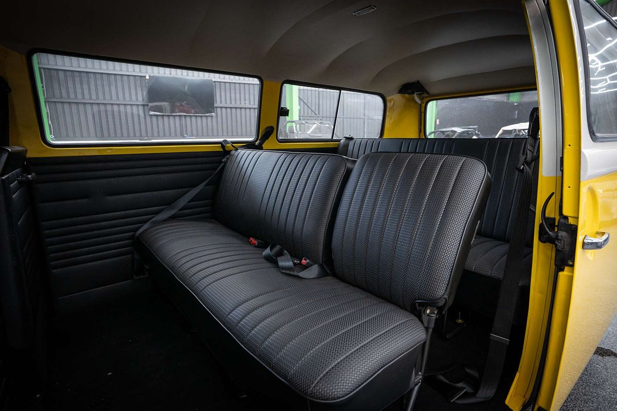 1971 Volkswagen Kombi Transporter Microbus Type 2