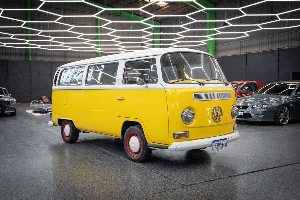 1971 Volkswagen Kombi Transporter Microbus Type 2