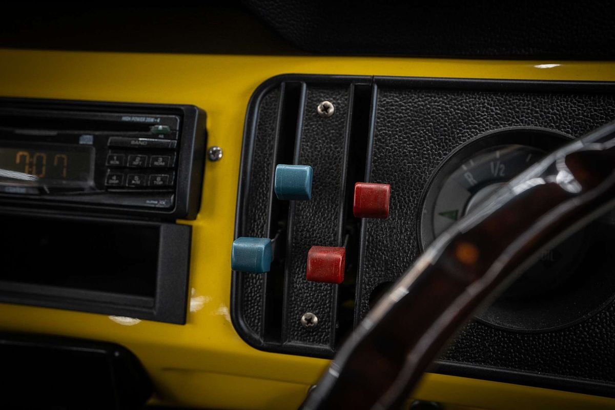 1971 Volkswagen Kombi Transporter Microbus Type 2