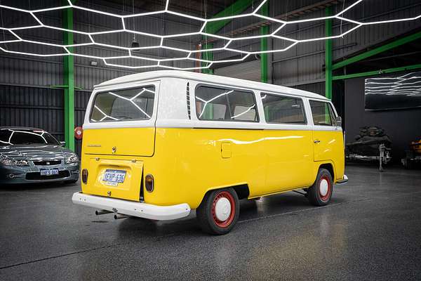 1971 Volkswagen Kombi Transporter Microbus Type 2