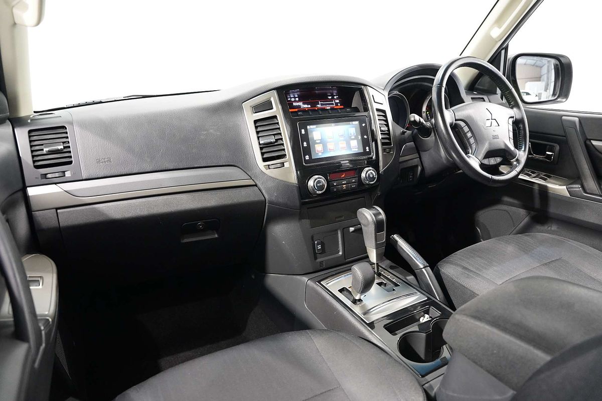 2020 Mitsubishi Pajero GLX NX
