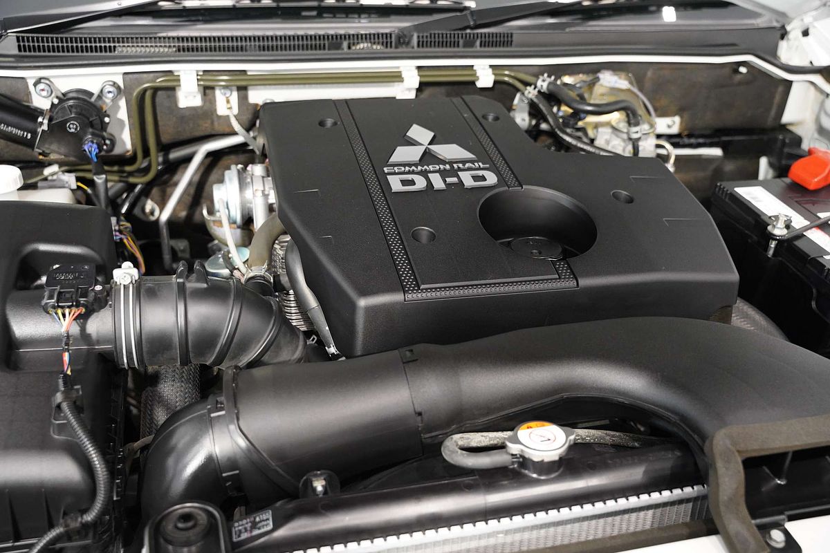 2020 Mitsubishi Pajero GLX NX