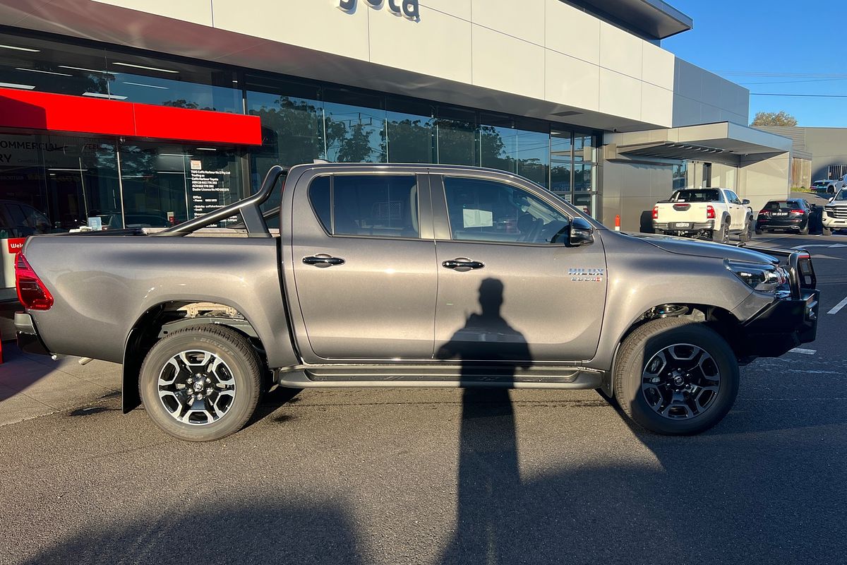 2024 Toyota Hilux SR5 GUN126R 4X4