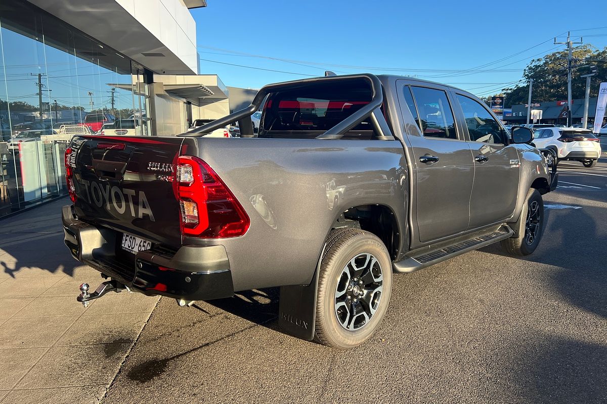 2024 Toyota Hilux SR5 GUN126R 4X4
