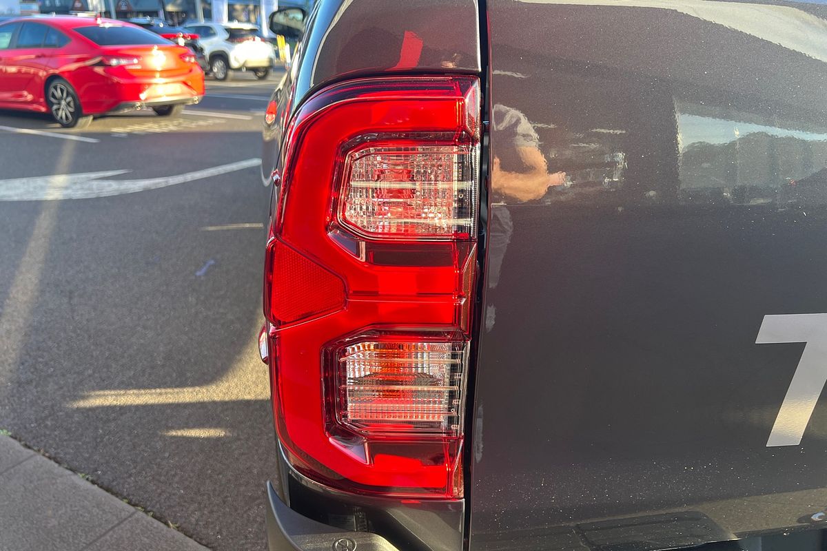 2024 Toyota Hilux SR5 GUN126R 4X4