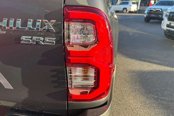 2024 Toyota Hilux SR5 GUN126R 4X4
