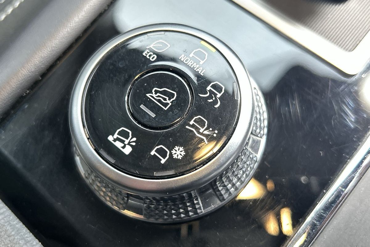 2023 Mitsubishi Outlander LS ZM