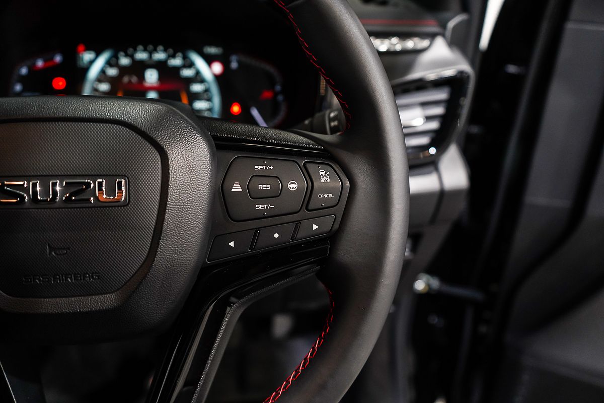 2025 Isuzu D-MAX X-TERRAIN 4X4