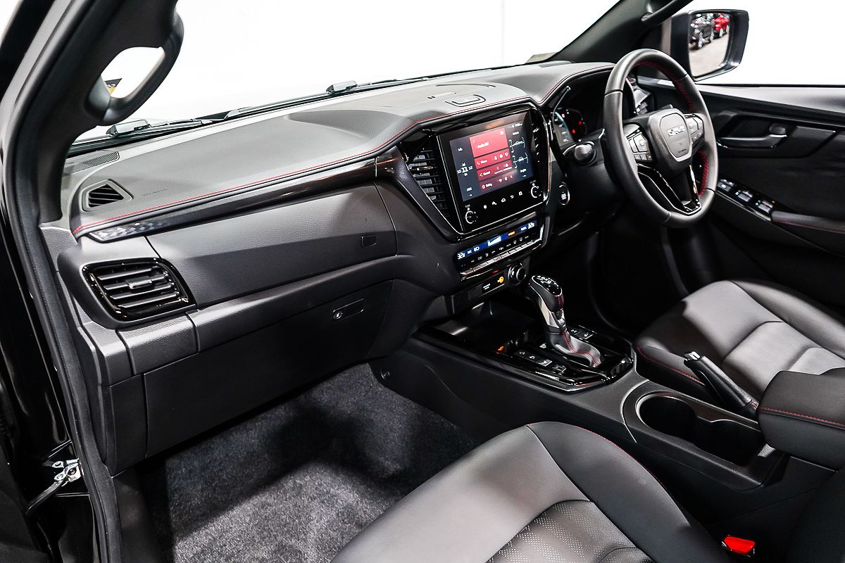 2025 Isuzu D-MAX X-TERRAIN 4X4