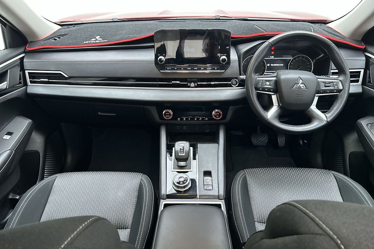 2023 Mitsubishi Outlander LS ZM