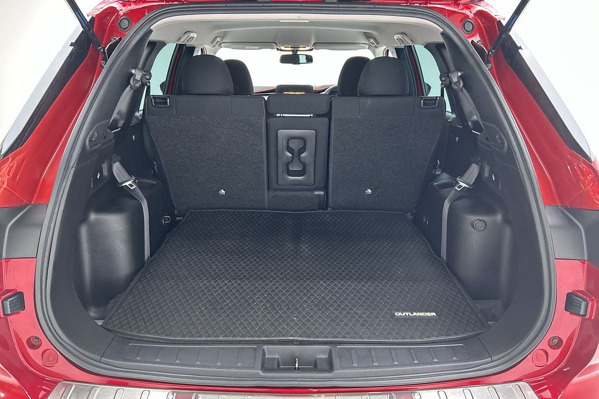 2023 Mitsubishi Outlander LS ZM