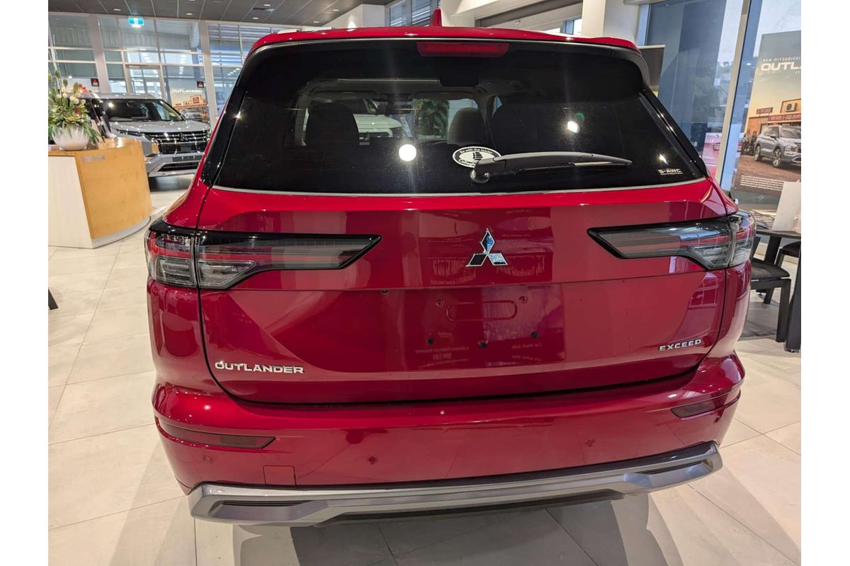 2025 Mitsubishi Outlander Exceed ZM