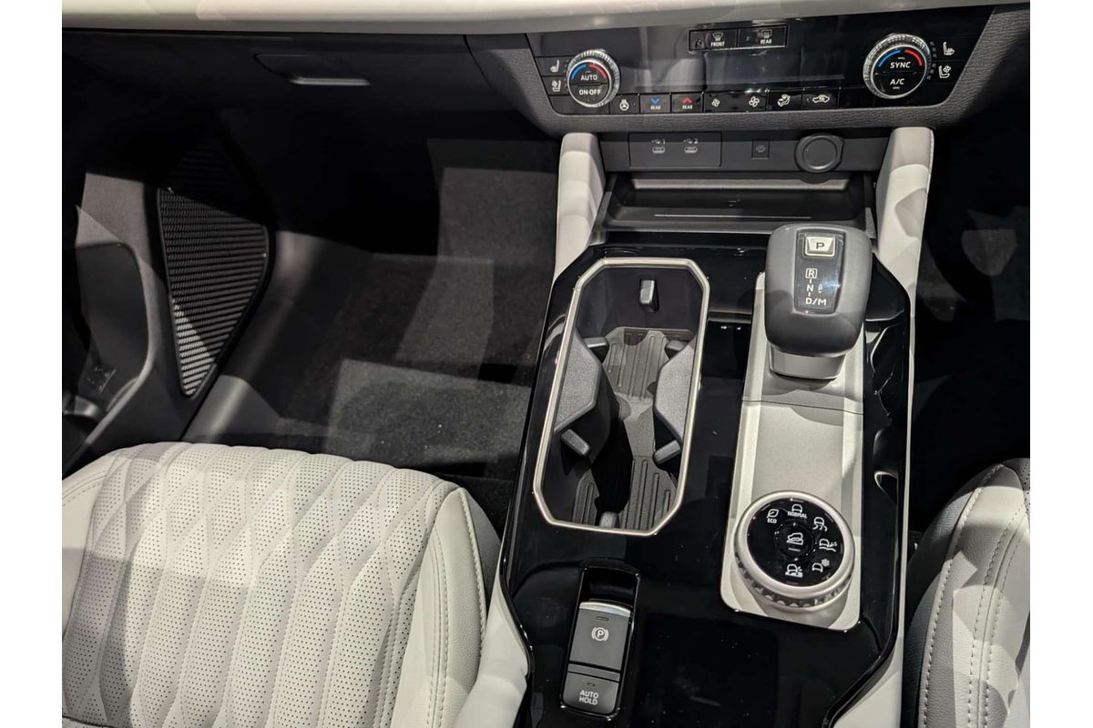 2025 Mitsubishi Outlander Exceed ZM