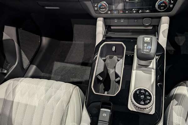 2025 Mitsubishi Outlander Exceed ZM