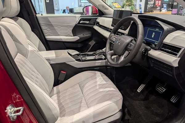 2025 Mitsubishi Outlander Exceed ZM
