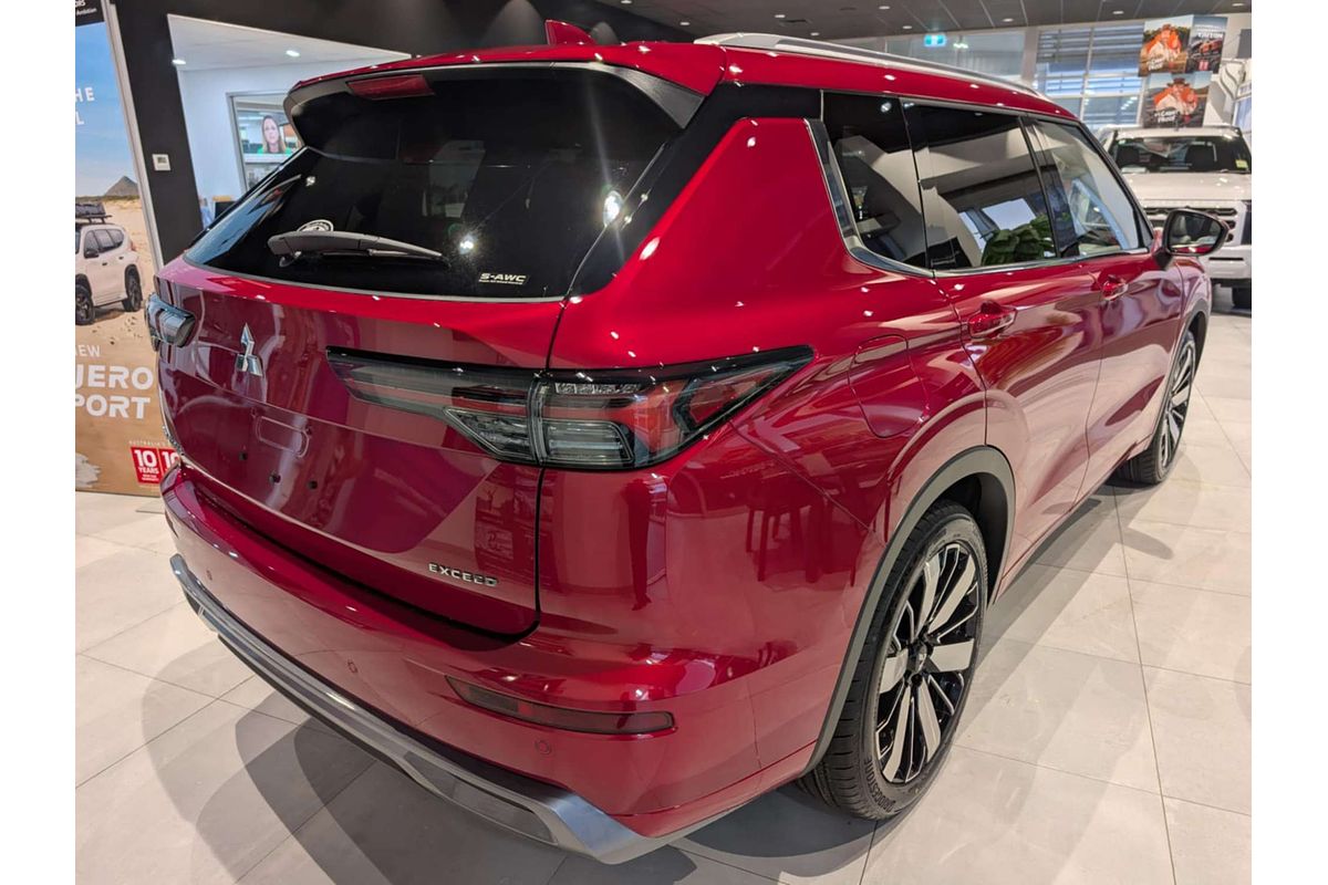 2025 Mitsubishi Outlander Exceed ZM