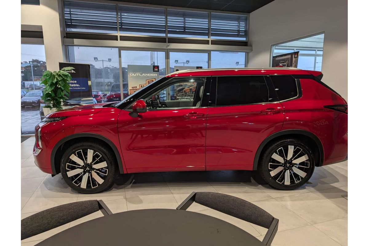 2025 Mitsubishi Outlander Exceed ZM
