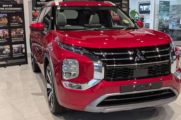 2025 Mitsubishi Outlander Exceed ZM
