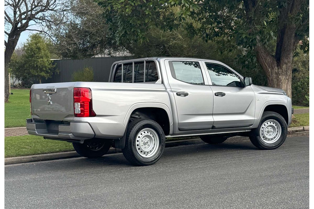 2024 Mitsubishi Triton GLX MV 4X4