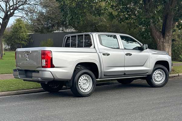 2024 Mitsubishi Triton GLX MV 4X4