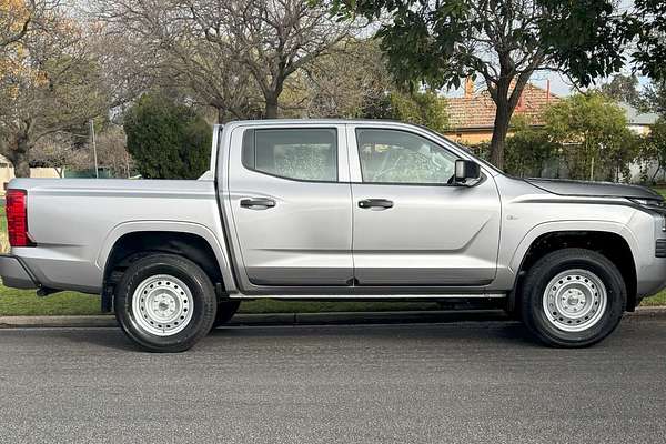 2024 Mitsubishi Triton GLX MV 4X4