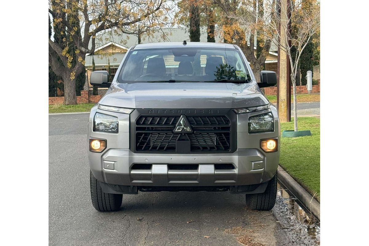 2024 Mitsubishi Triton GLX MV 4X4