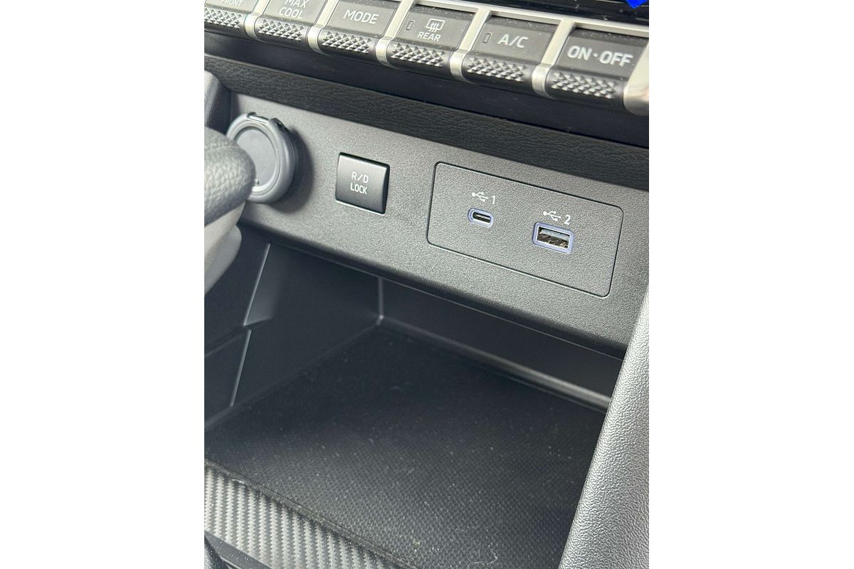 2024 Mitsubishi Triton GLX MV 4X4