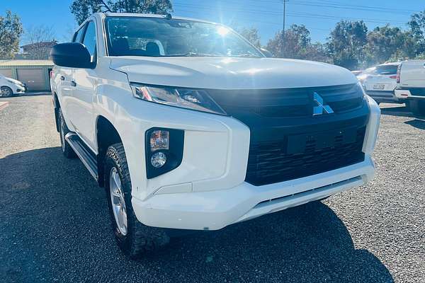 2019 Mitsubishi Triton GLX+ MR 4X4