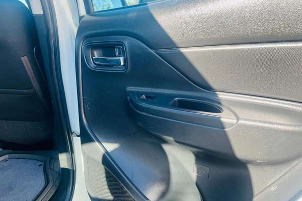 2019 Mitsubishi Triton GLX+ MR 4X4
