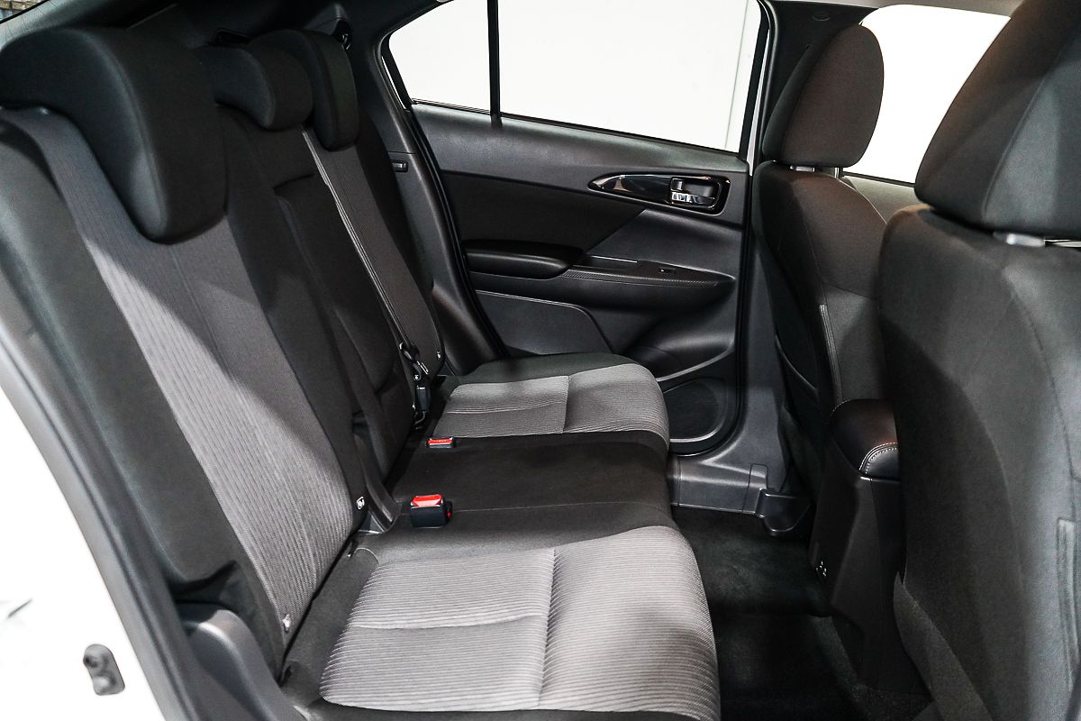 2024 Mitsubishi Eclipse Cross LS YB