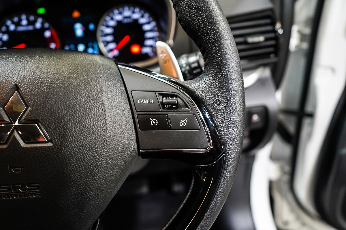 2024 Mitsubishi Eclipse Cross LS YB