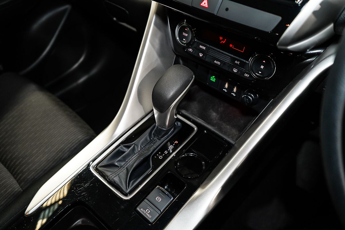 2024 Mitsubishi Eclipse Cross LS YB
