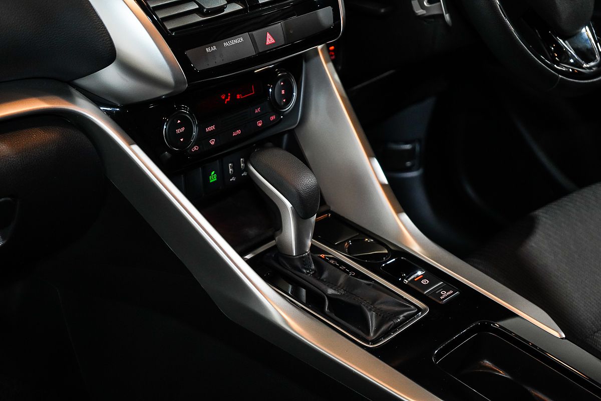 2024 Mitsubishi Eclipse Cross LS YB