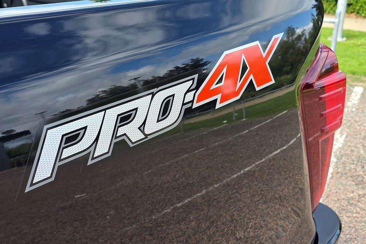 2025 Nissan Navara PRO-4X D23 4X4