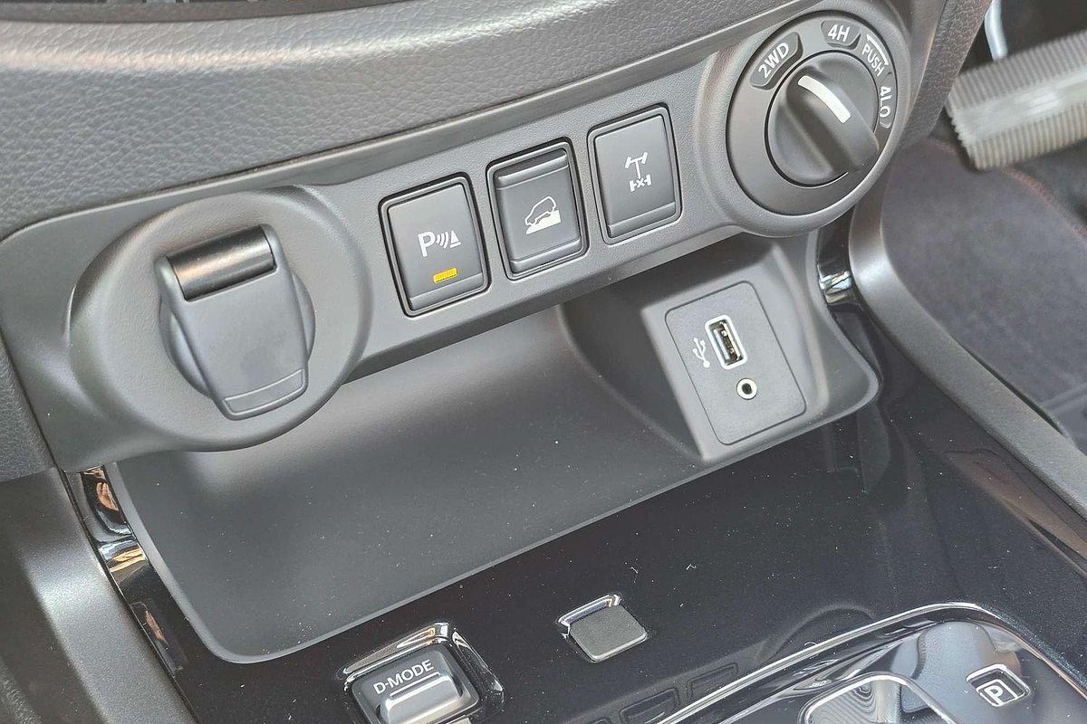 2025 Nissan Navara PRO-4X D23 4X4