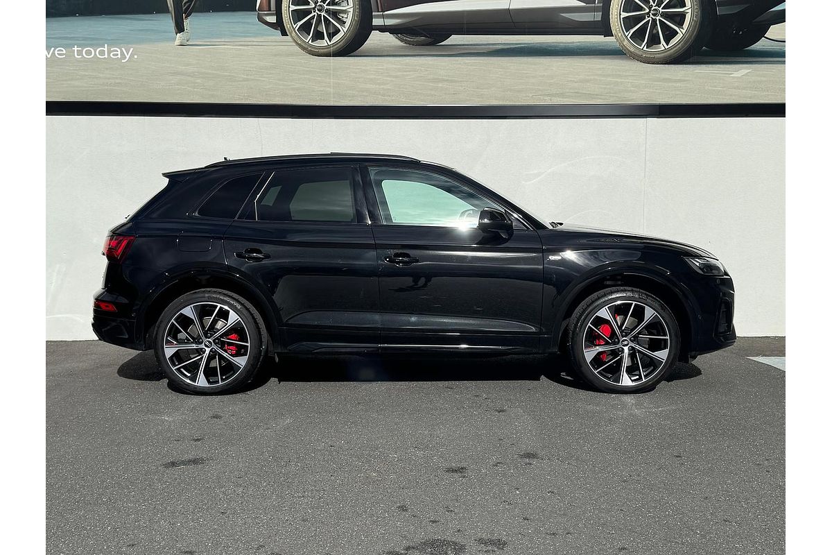2024 Audi Q5 55 TFSI e S line FY