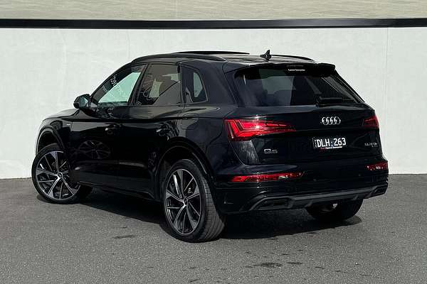 2024 Audi Q5 55 TFSI e S line FY