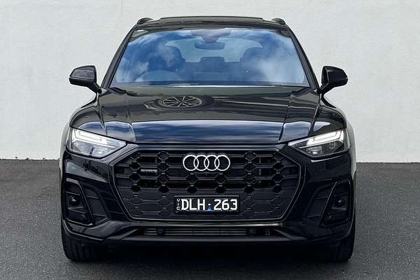 2024 Audi Q5 55 TFSI e S line FY