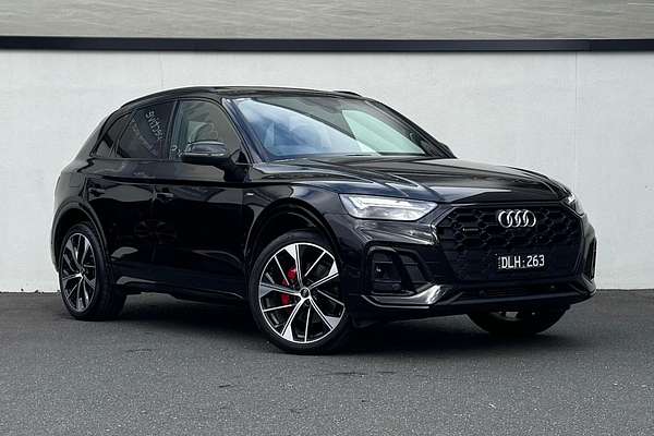 2024 Audi Q5 55 TFSI e S line FY