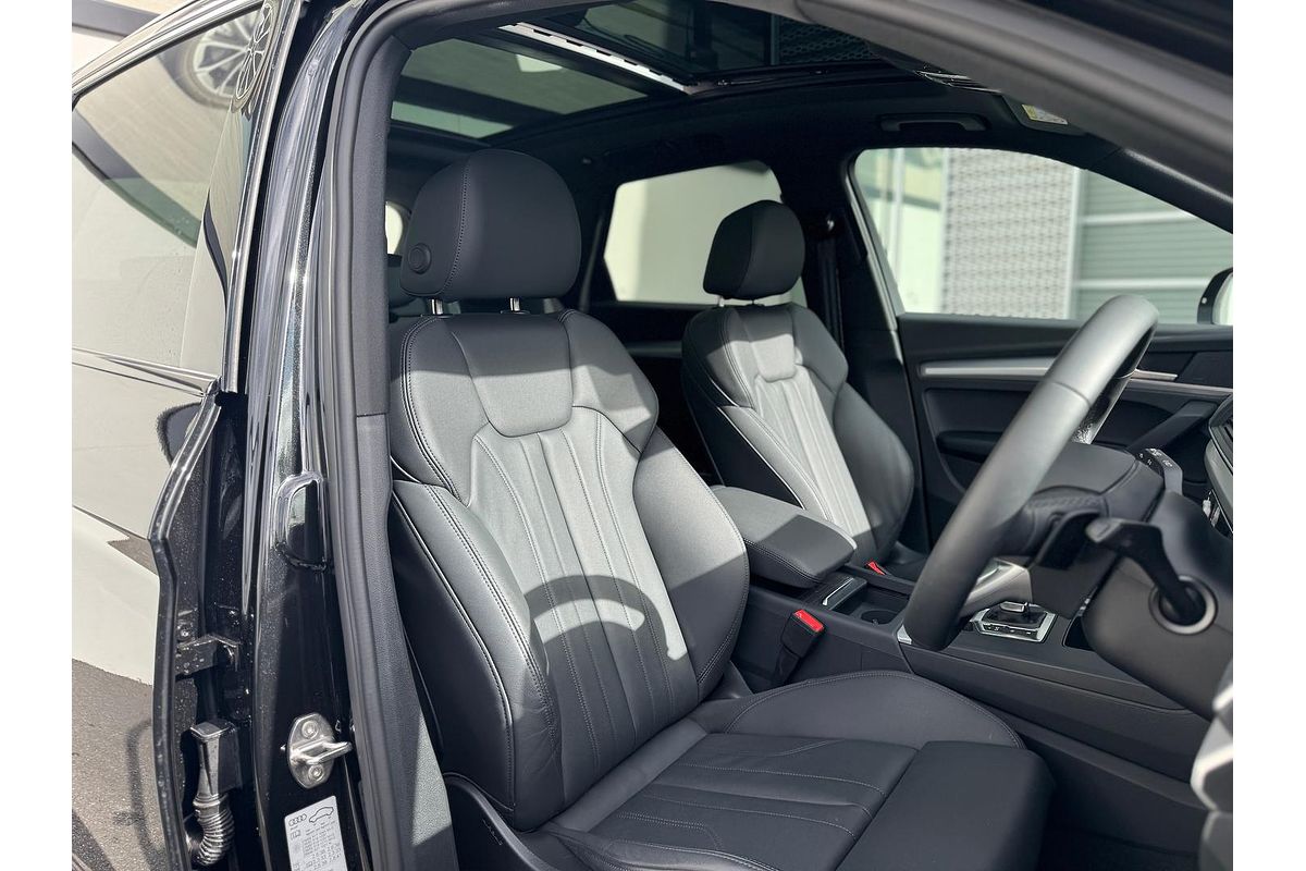 2024 Audi Q5 55 TFSI e S line FY