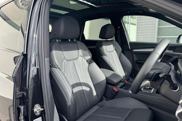 2024 Audi Q5 55 TFSI e S line FY