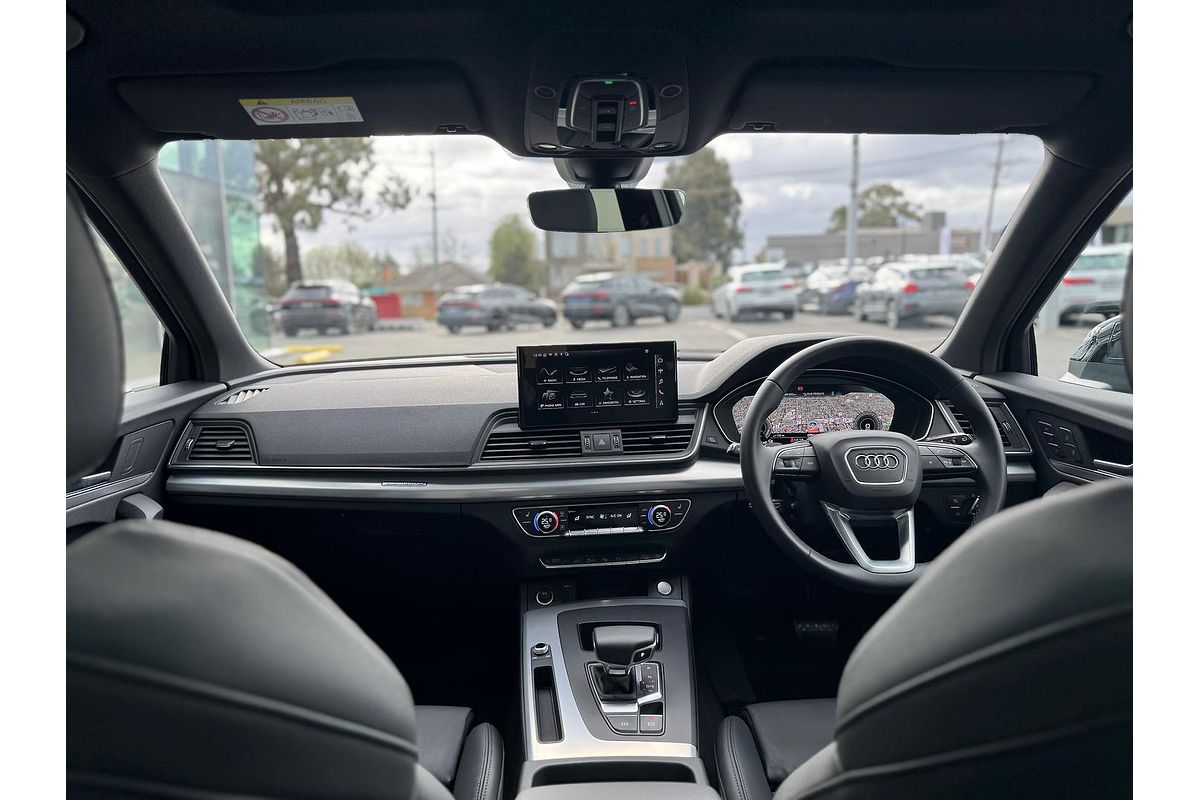 2024 Audi Q5 55 TFSI e S line FY