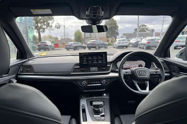 2024 Audi Q5 55 TFSI e S line FY