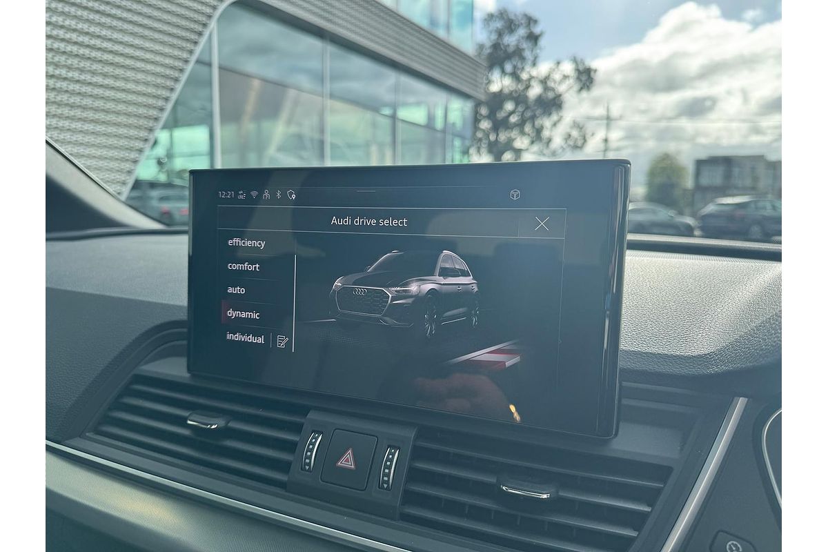 2024 Audi Q5 55 TFSI e S line FY