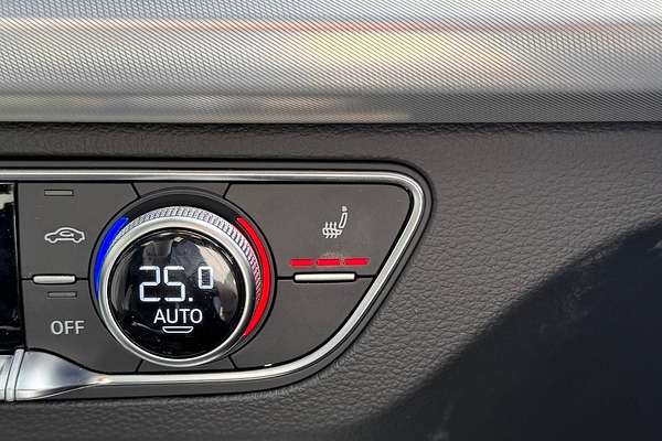 2024 Audi Q5 55 TFSI e S line FY