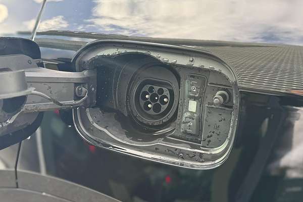 2024 Audi Q5 55 TFSI e S line FY